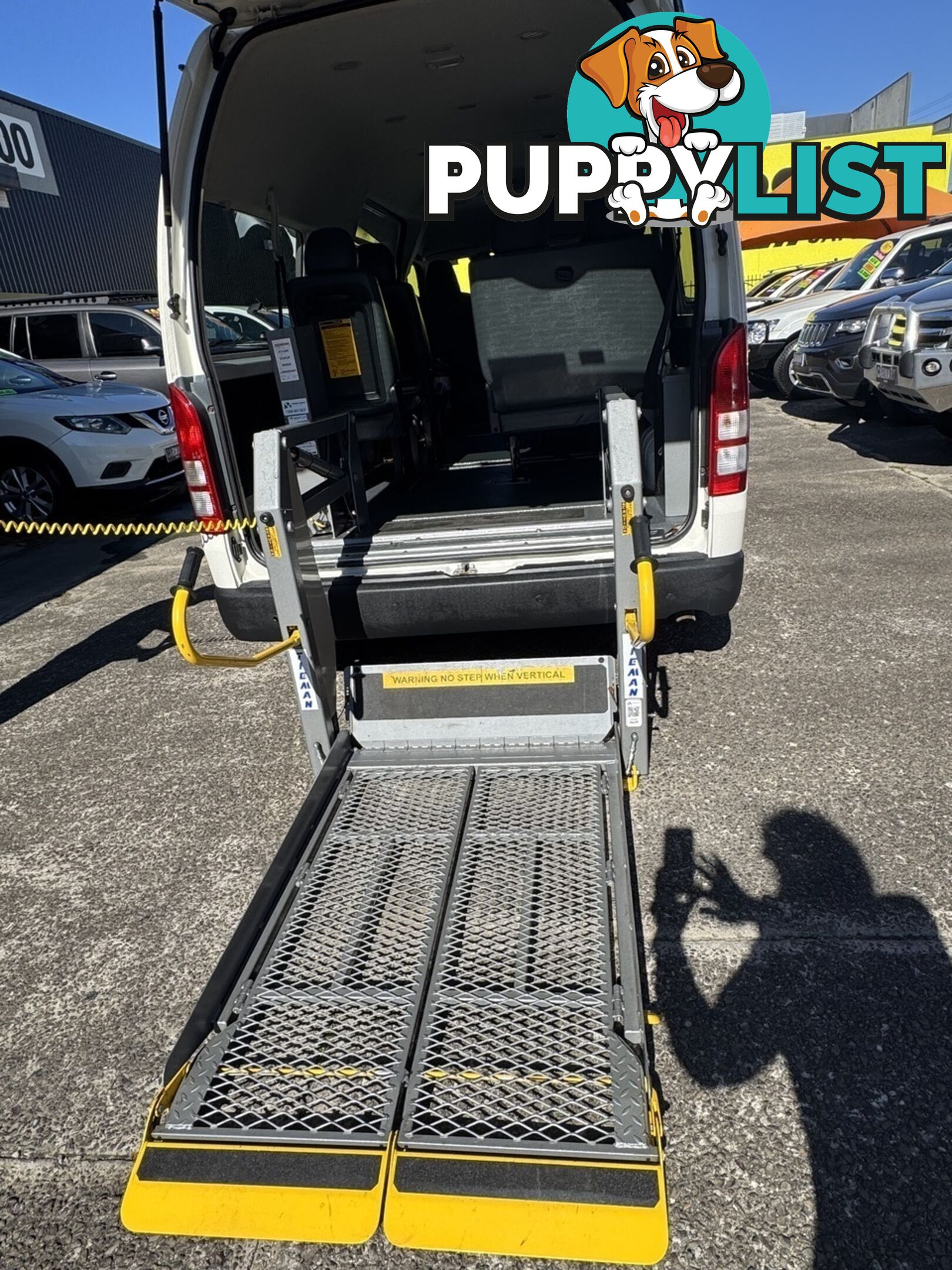 2011 TOYOTA HIACE COMMUTER HIGH ROOF SUPER LWB TRH223R BUS