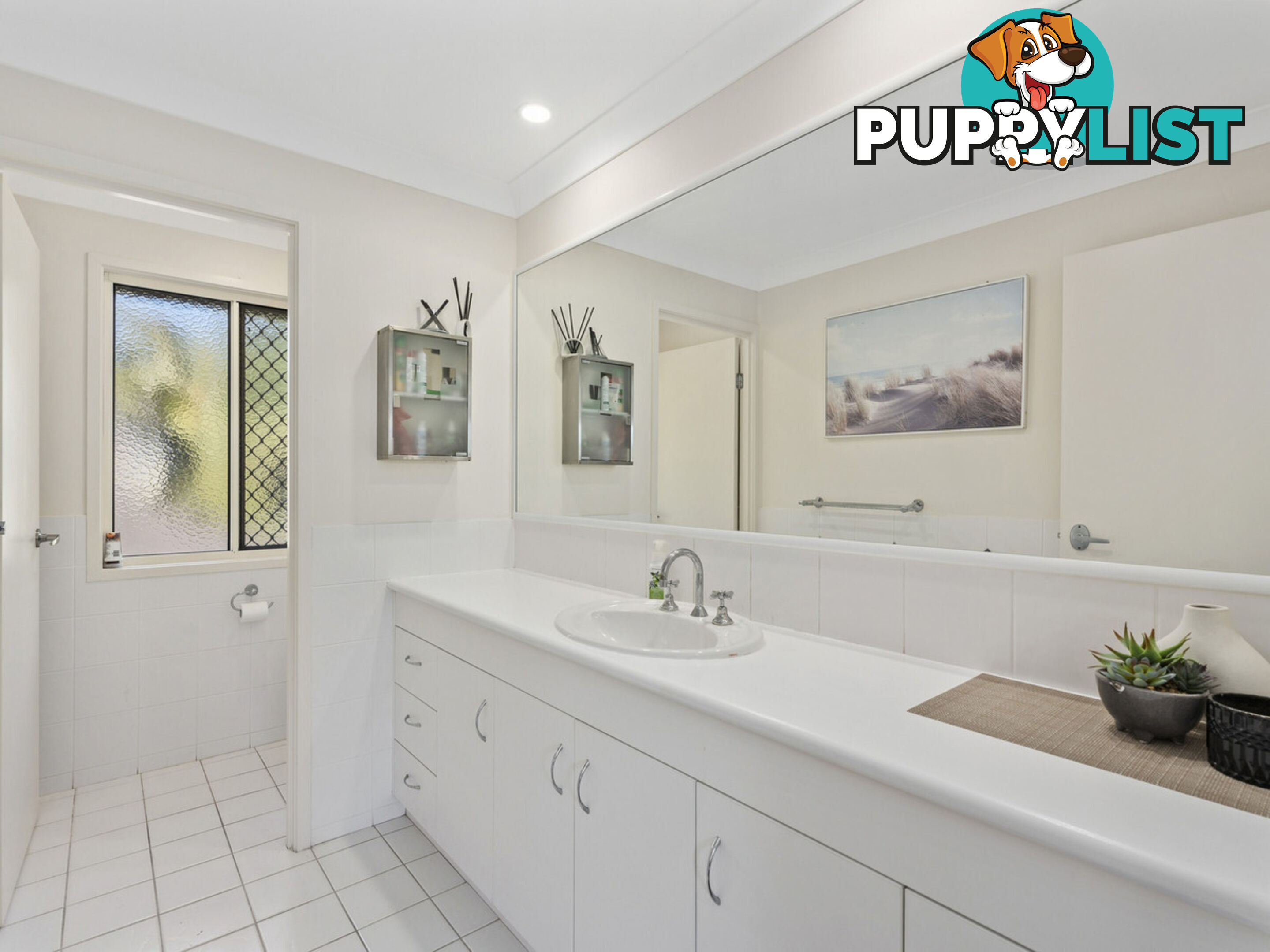 1 Hemes Close PACIFIC PINES QLD 4211
