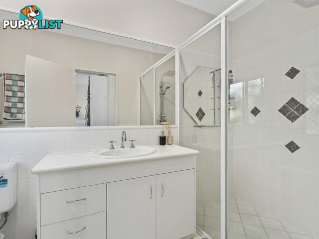1 Hemes Close PACIFIC PINES QLD 4211