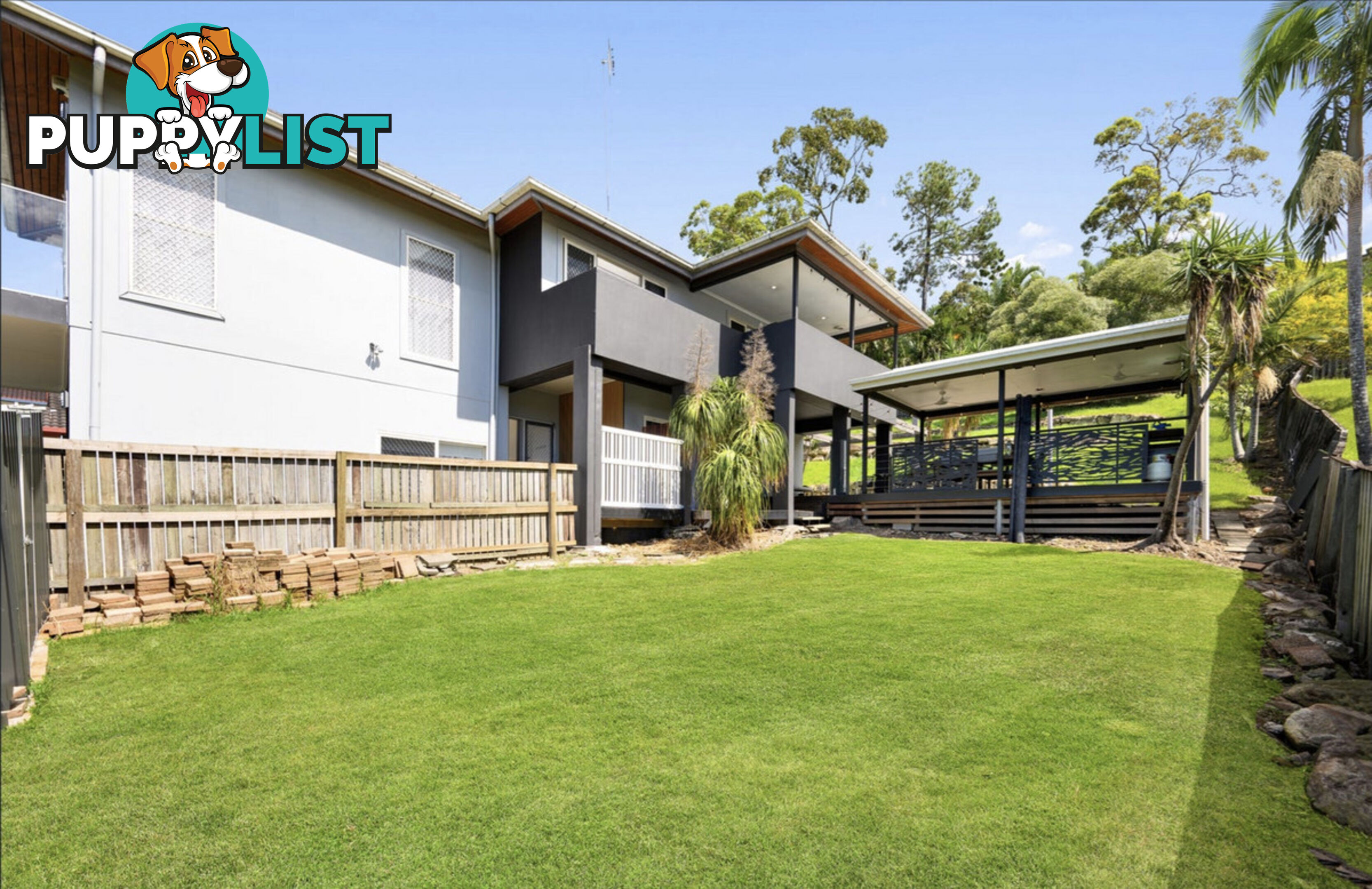 1 Hemes Close PACIFIC PINES QLD 4211