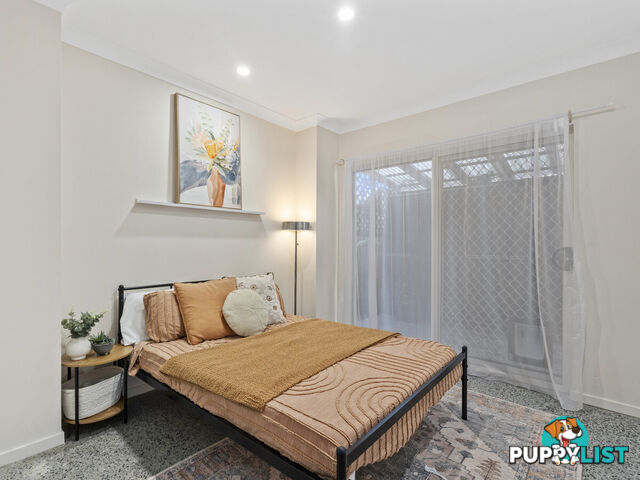 1 Hemes Close PACIFIC PINES QLD 4211