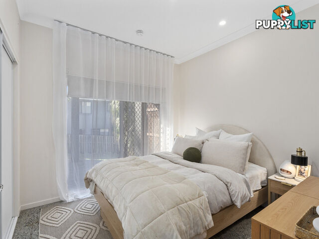 1 Hemes Close PACIFIC PINES QLD 4211