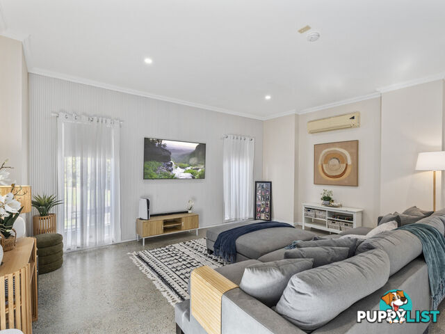 1 Hemes Close PACIFIC PINES QLD 4211