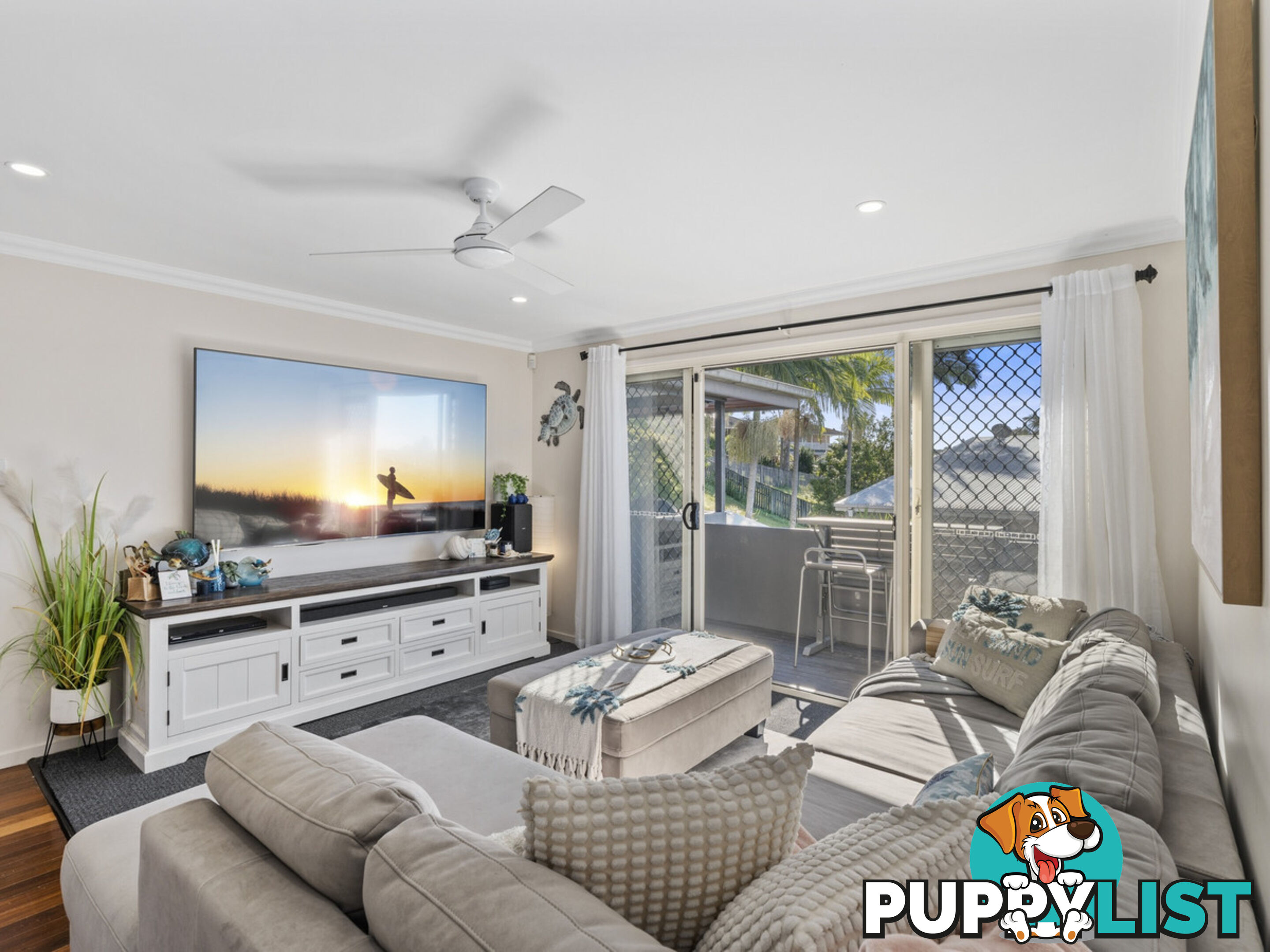 1 Hemes Close PACIFIC PINES QLD 4211