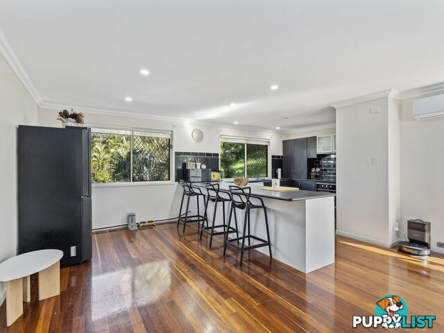 1 Hemes Close PACIFIC PINES QLD 4211
