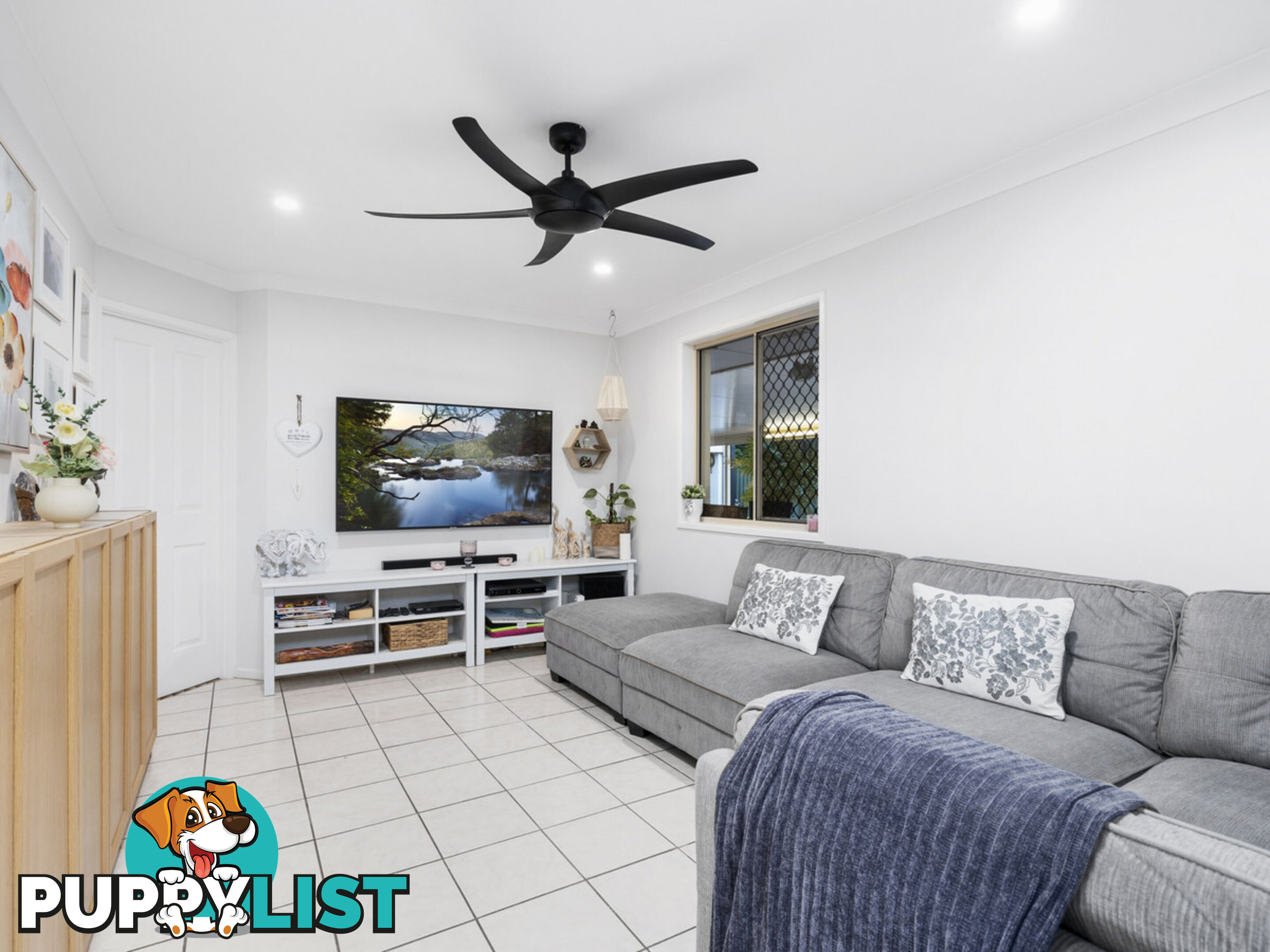 9 Gippsland Drive HELENSVALE QLD 4212