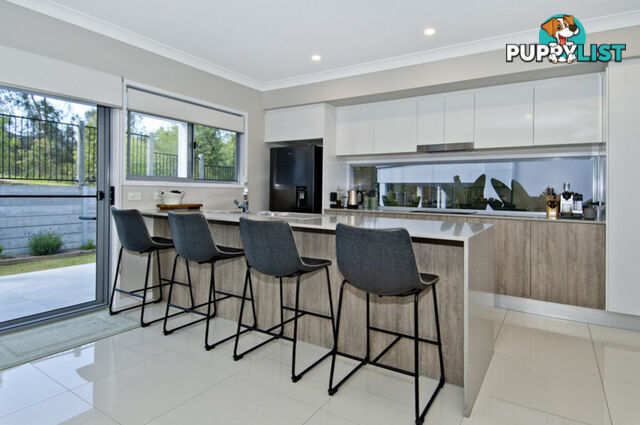 5 Stonewood Circuit OXENFORD QLD 4210