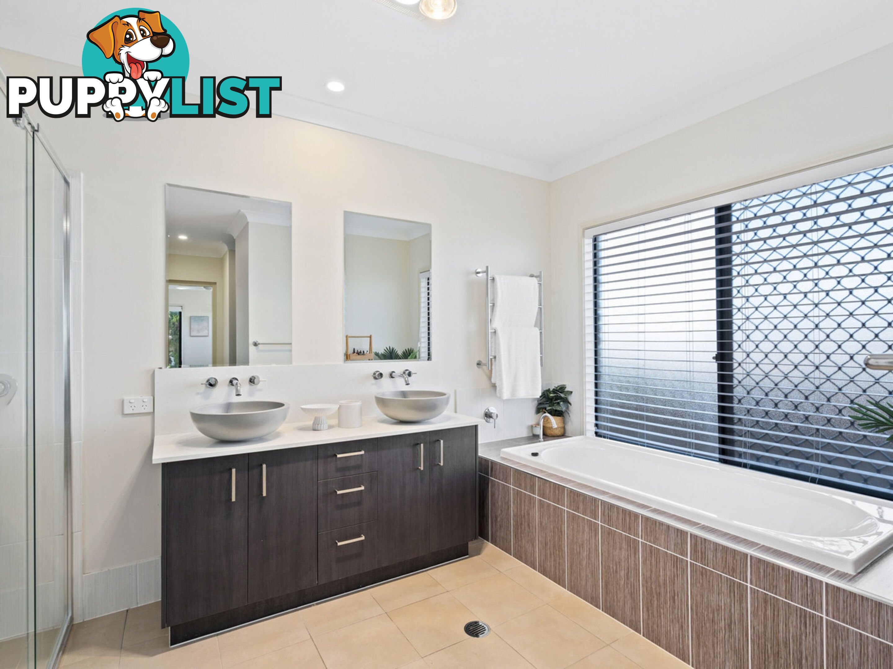 7 Minyon Court PACIFIC PINES QLD 4211