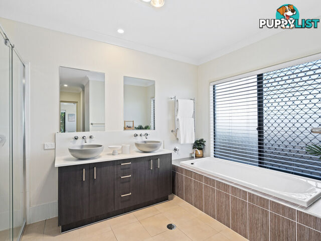 7 Minyon Court PACIFIC PINES QLD 4211