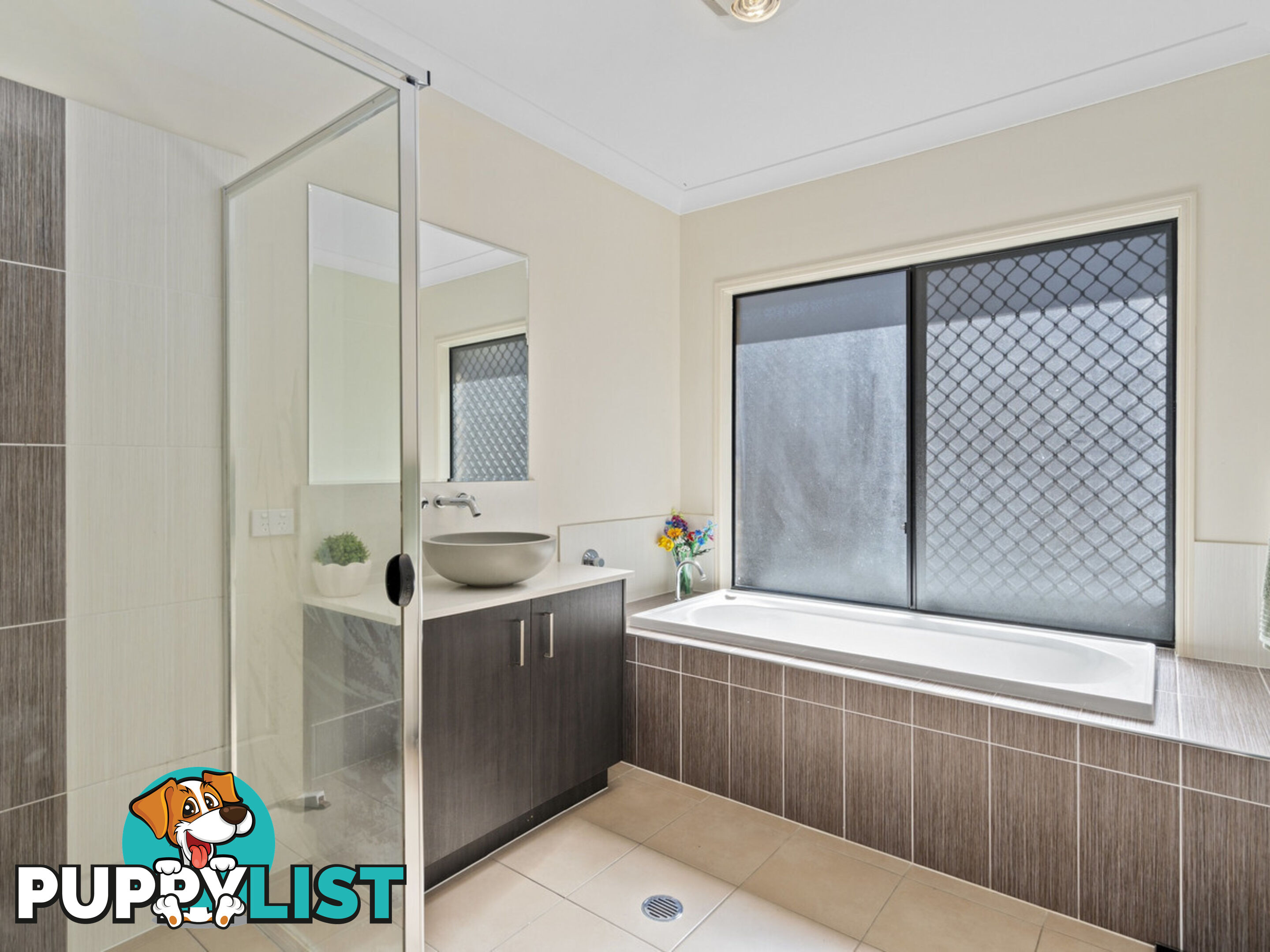 7 Minyon Court PACIFIC PINES QLD 4211