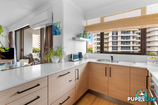 302/8 Albert Avenue BROADBEACH QLD 4218