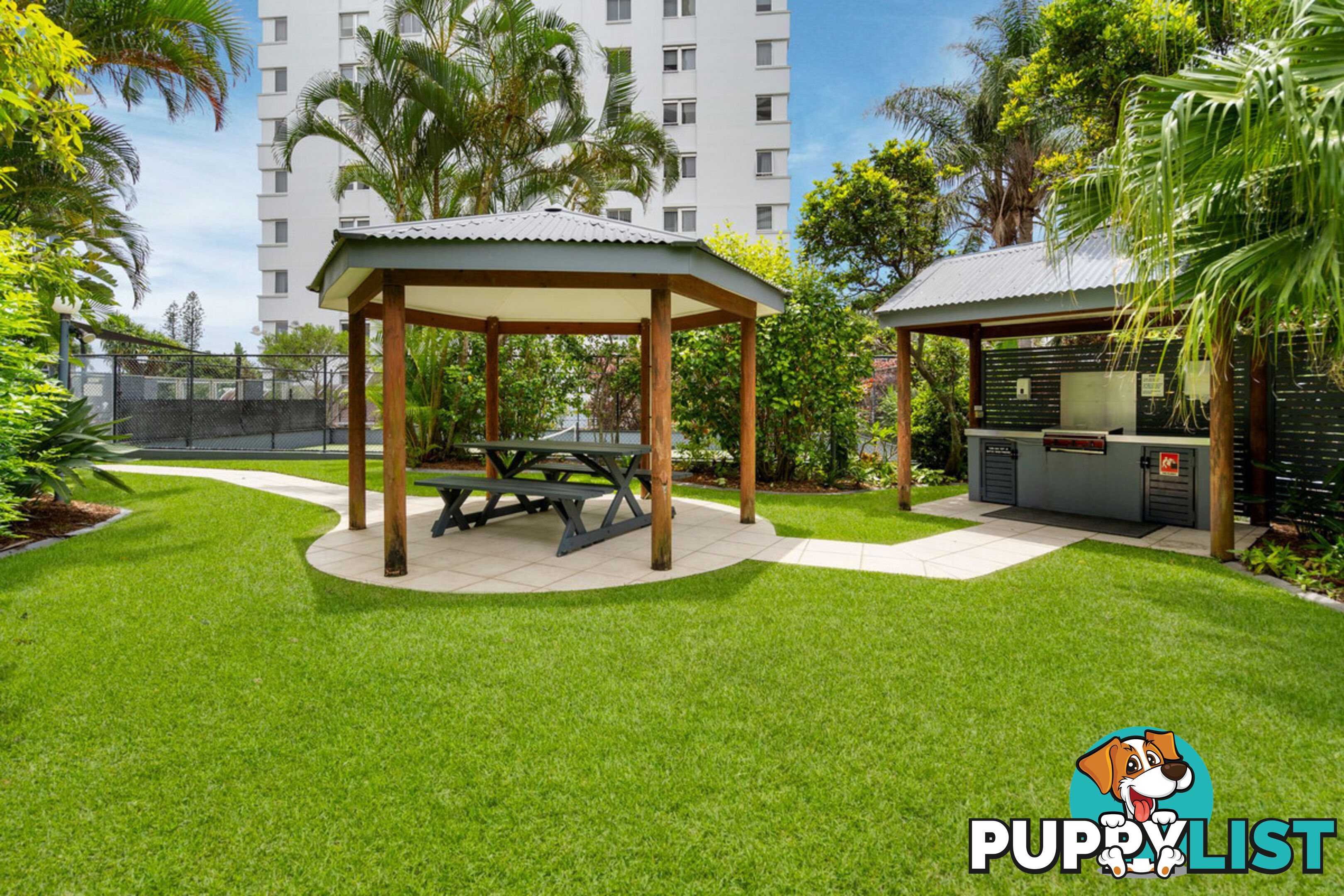 302/8 Albert Avenue BROADBEACH QLD 4218