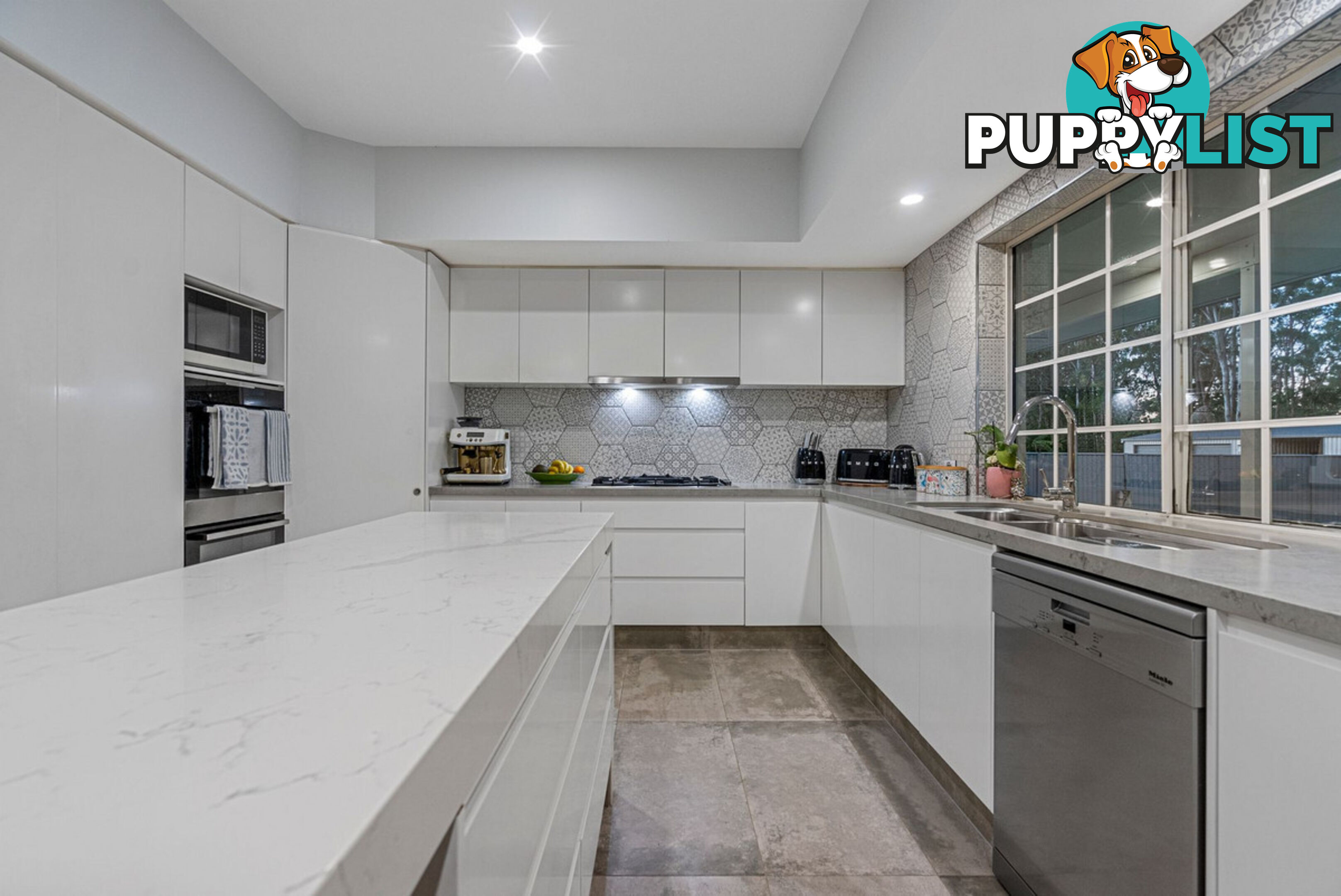 6 Nymboida Court HELENSVALE QLD 4212