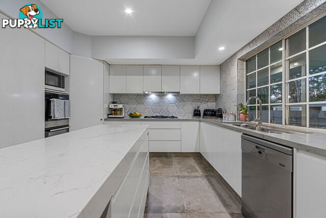 6 Nymboida Court HELENSVALE QLD 4212