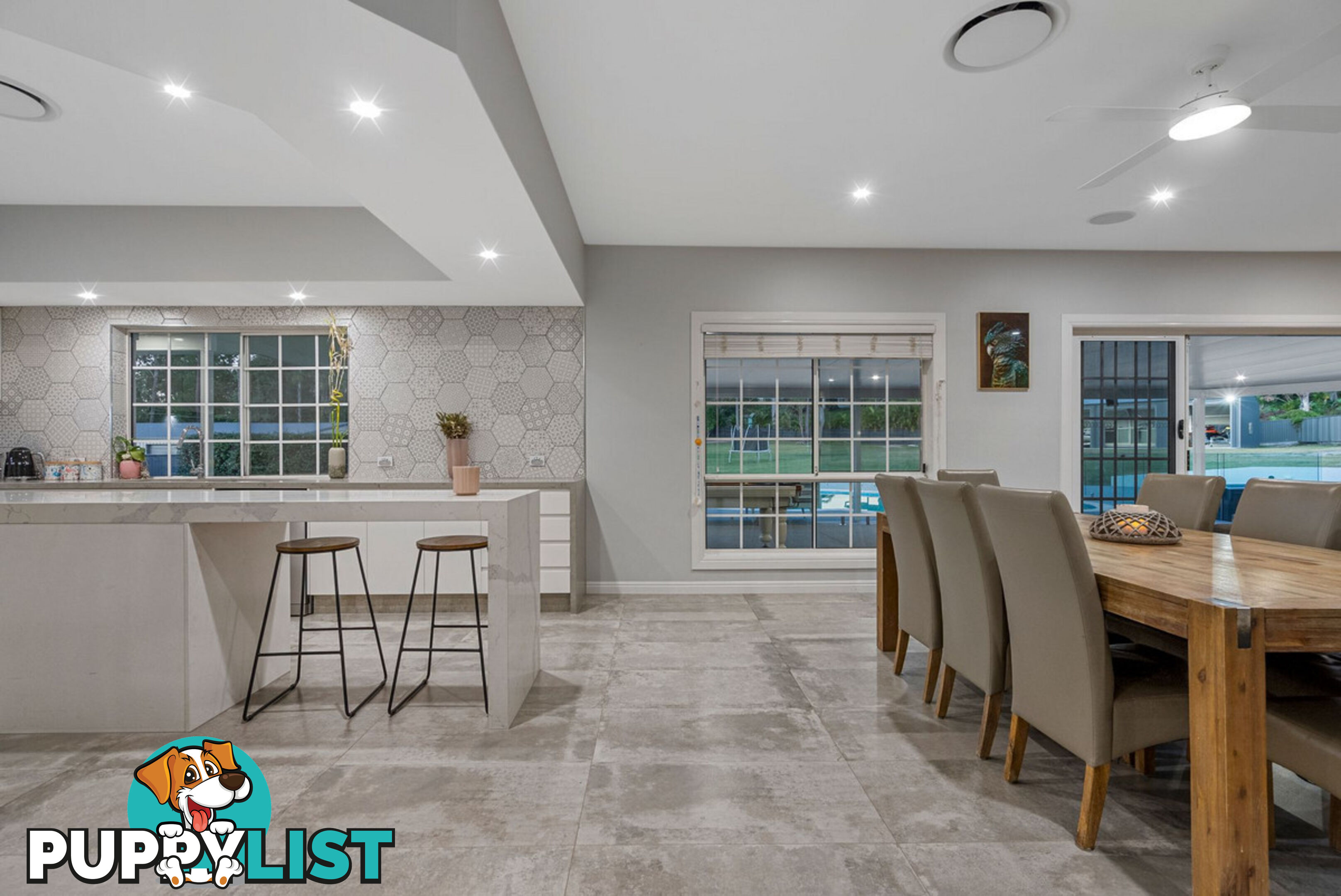 6 Nymboida Court HELENSVALE QLD 4212