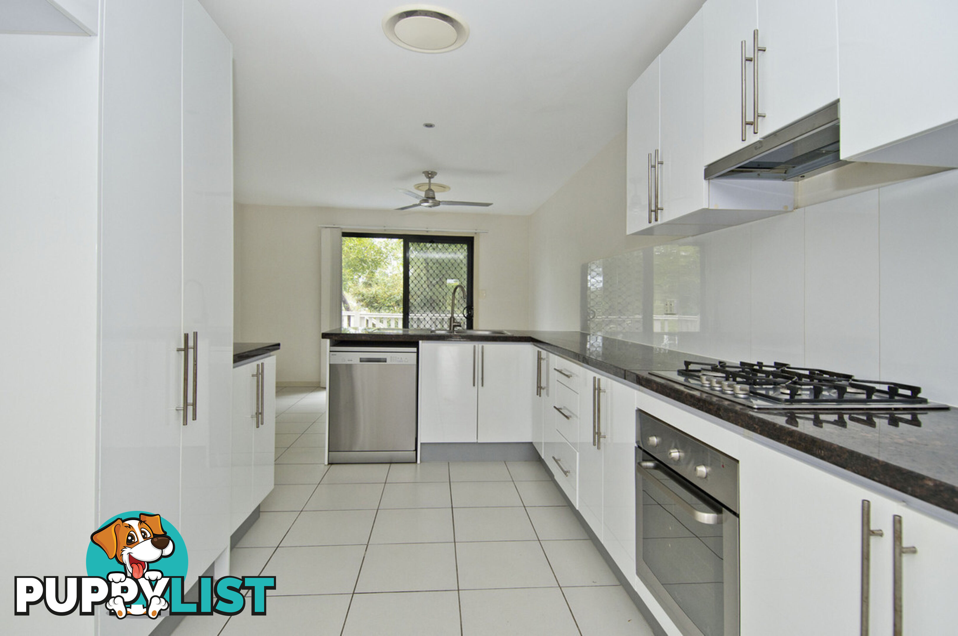 1/4 Carmen Court OXENFORD QLD 4210