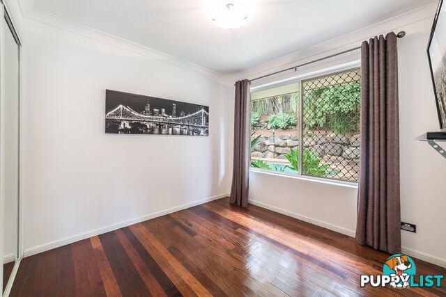 9 Clipperton Chase PACIFIC PINES QLD 4211