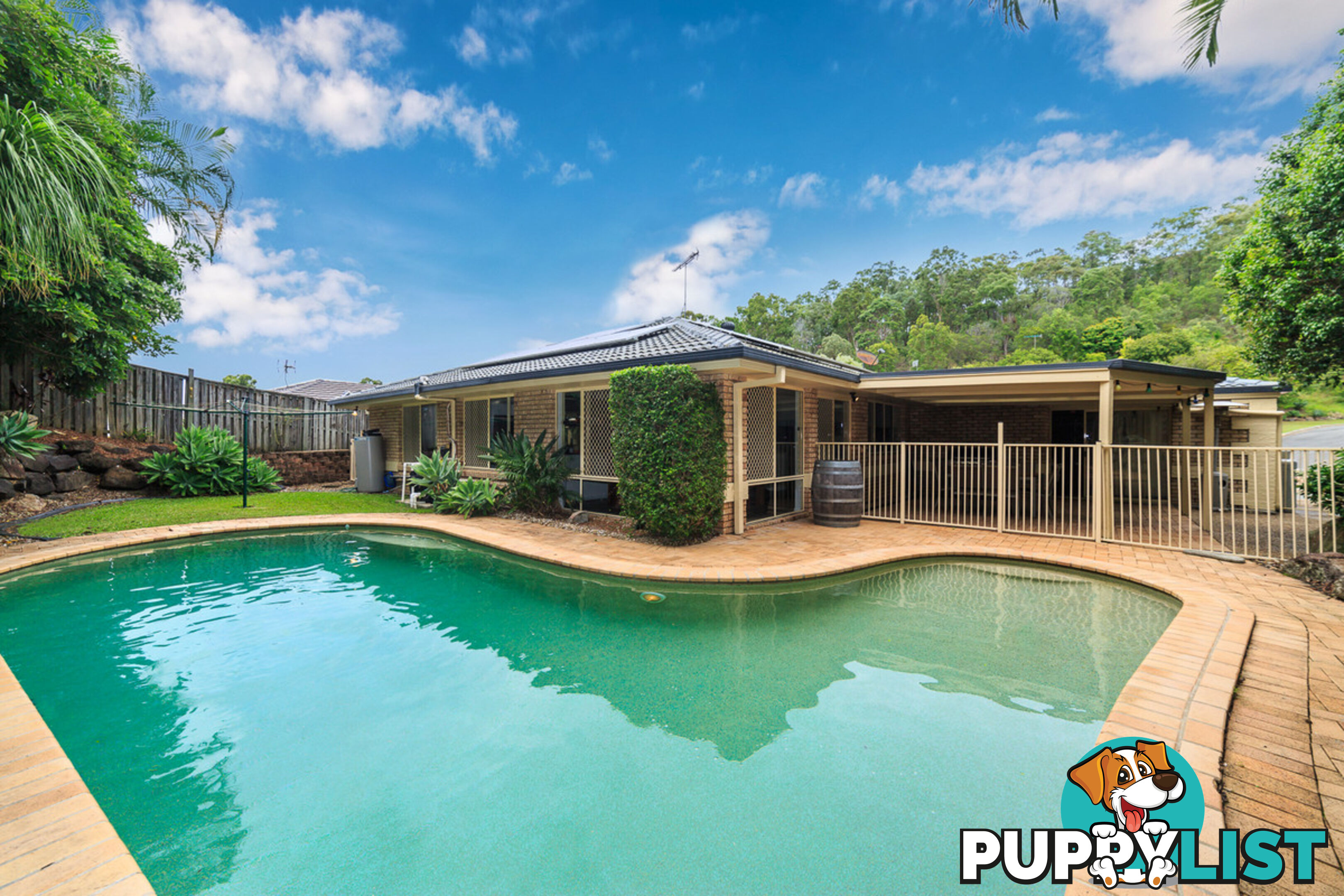 9 Clipperton Chase PACIFIC PINES QLD 4211