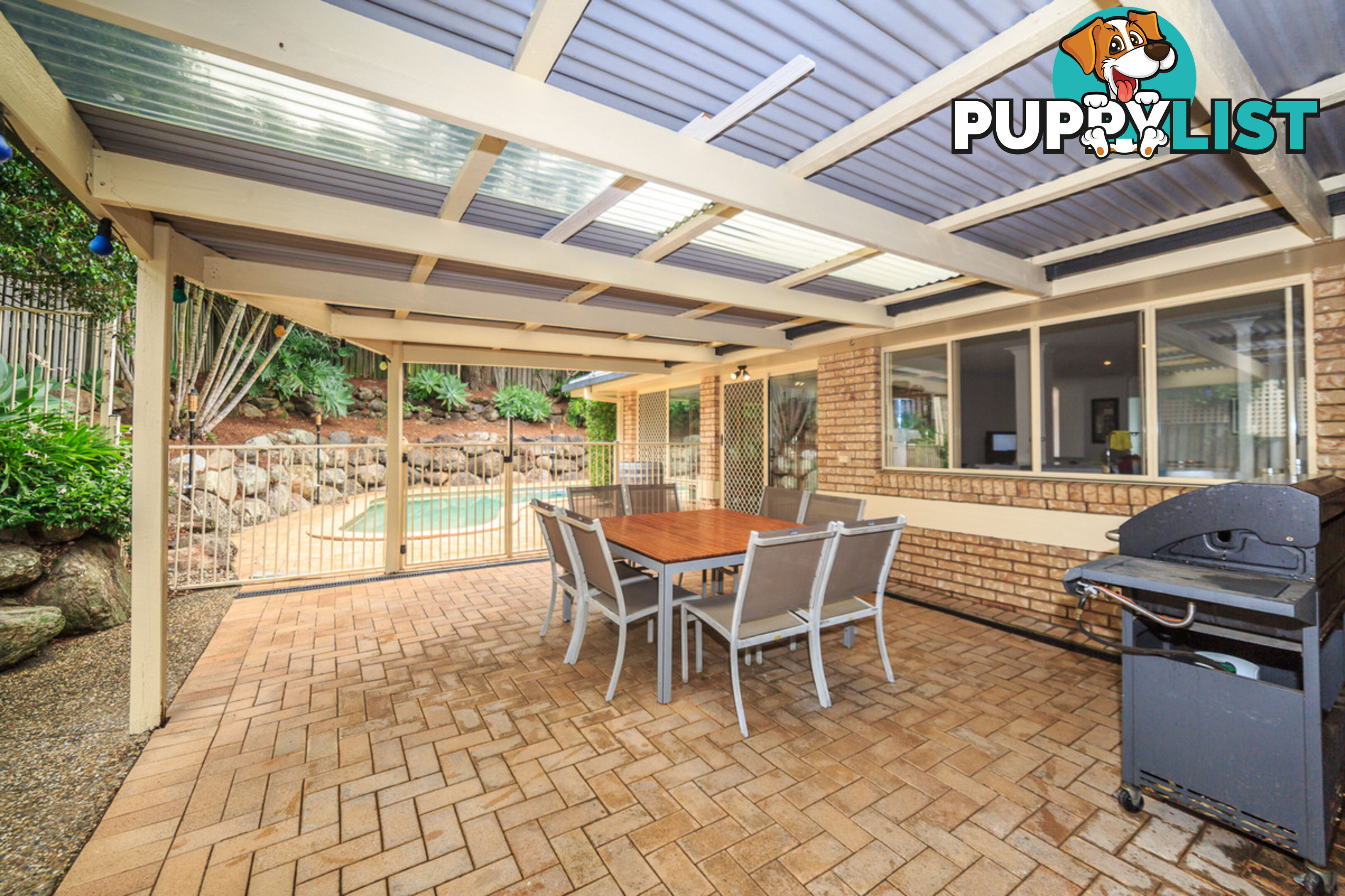 9 Clipperton Chase PACIFIC PINES QLD 4211