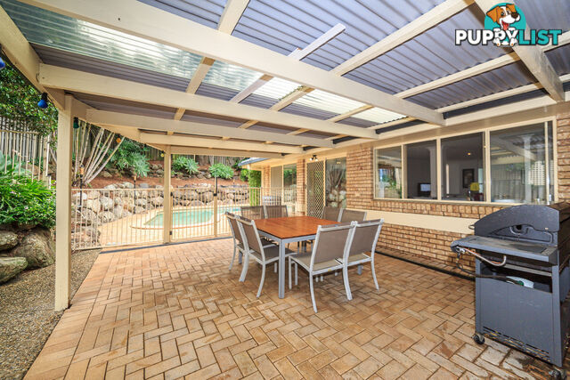 9 Clipperton Chase PACIFIC PINES QLD 4211