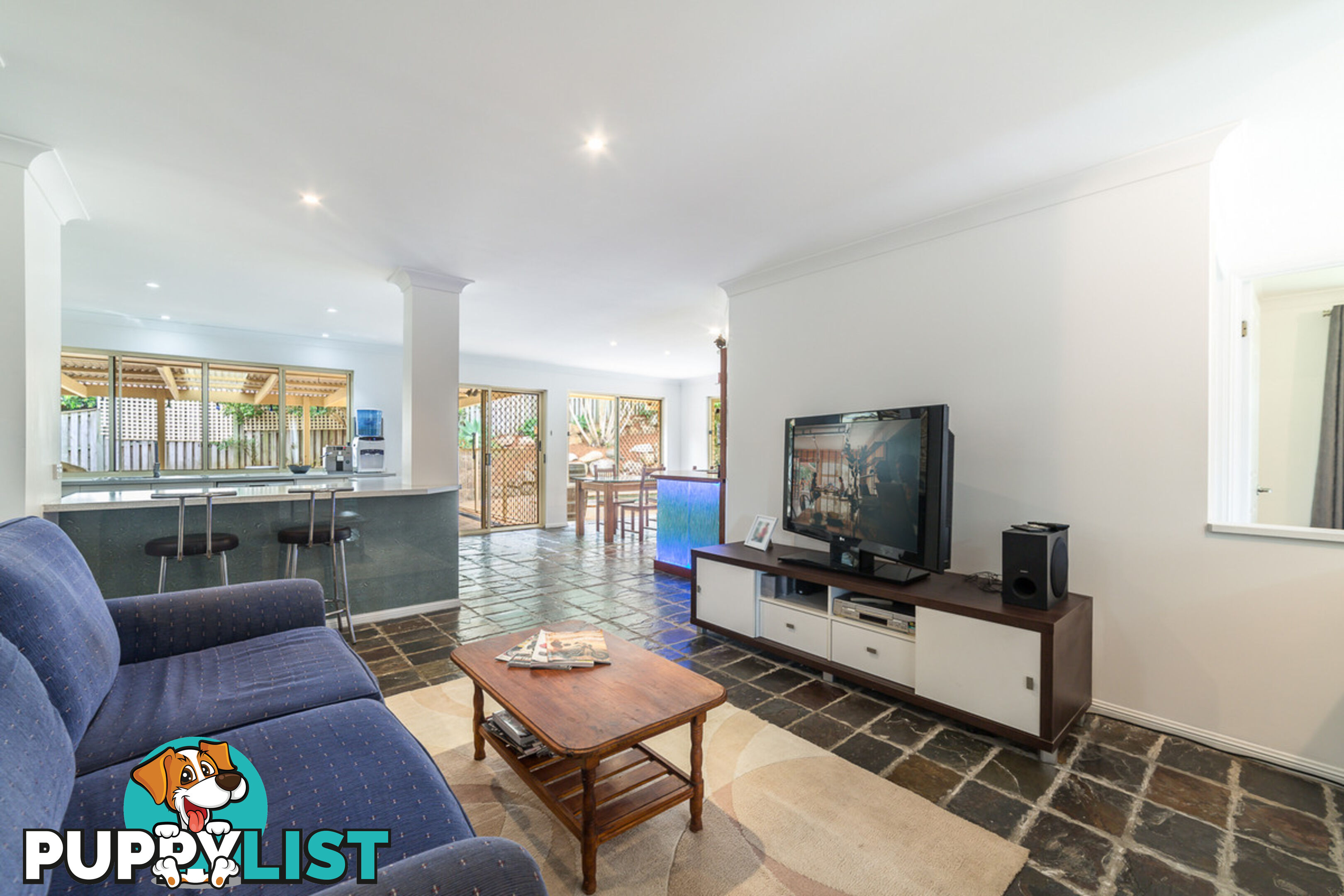 9 Clipperton Chase PACIFIC PINES QLD 4211