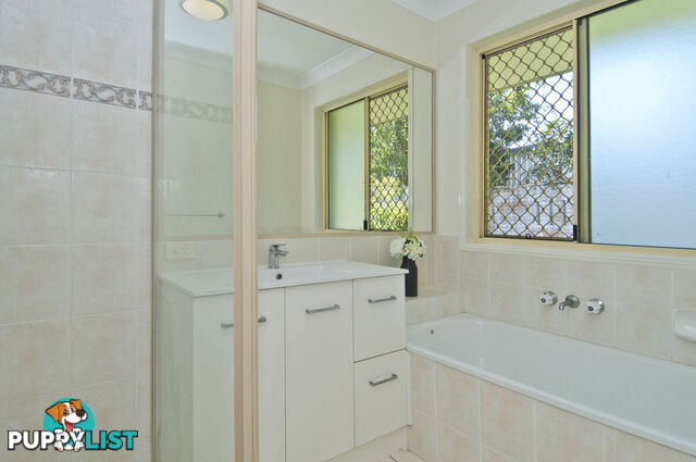 50B Clarence Drive HELENSVALE QLD 4212