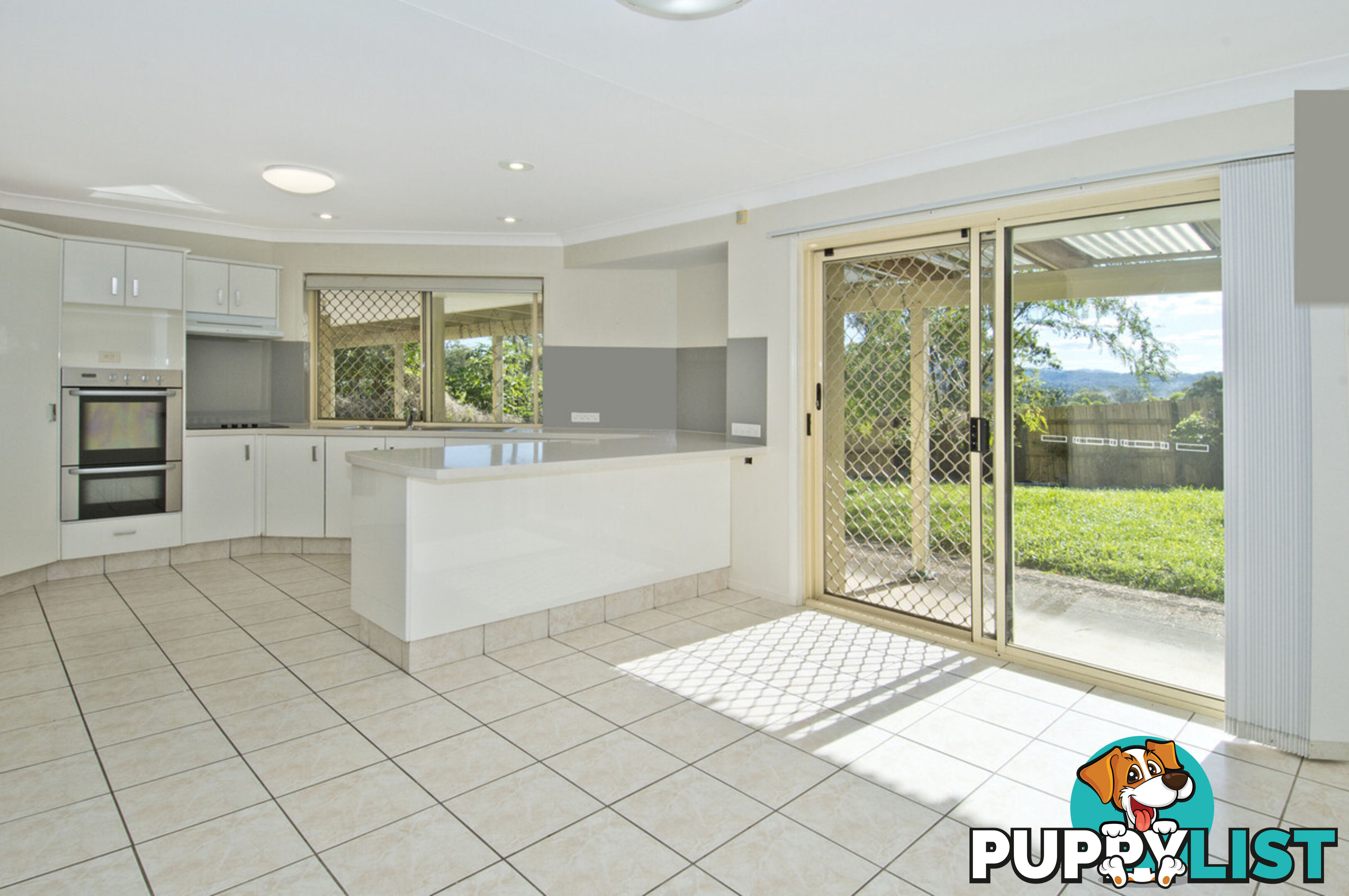 50B Clarence Drive HELENSVALE QLD 4212