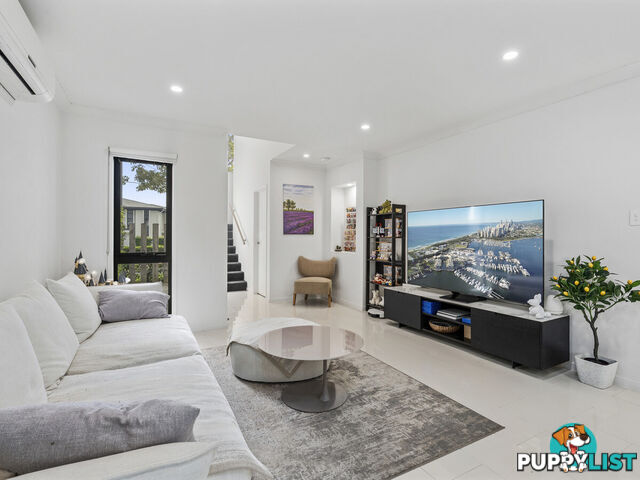71/18 Archipelago Street PACIFIC PINES QLD 4211