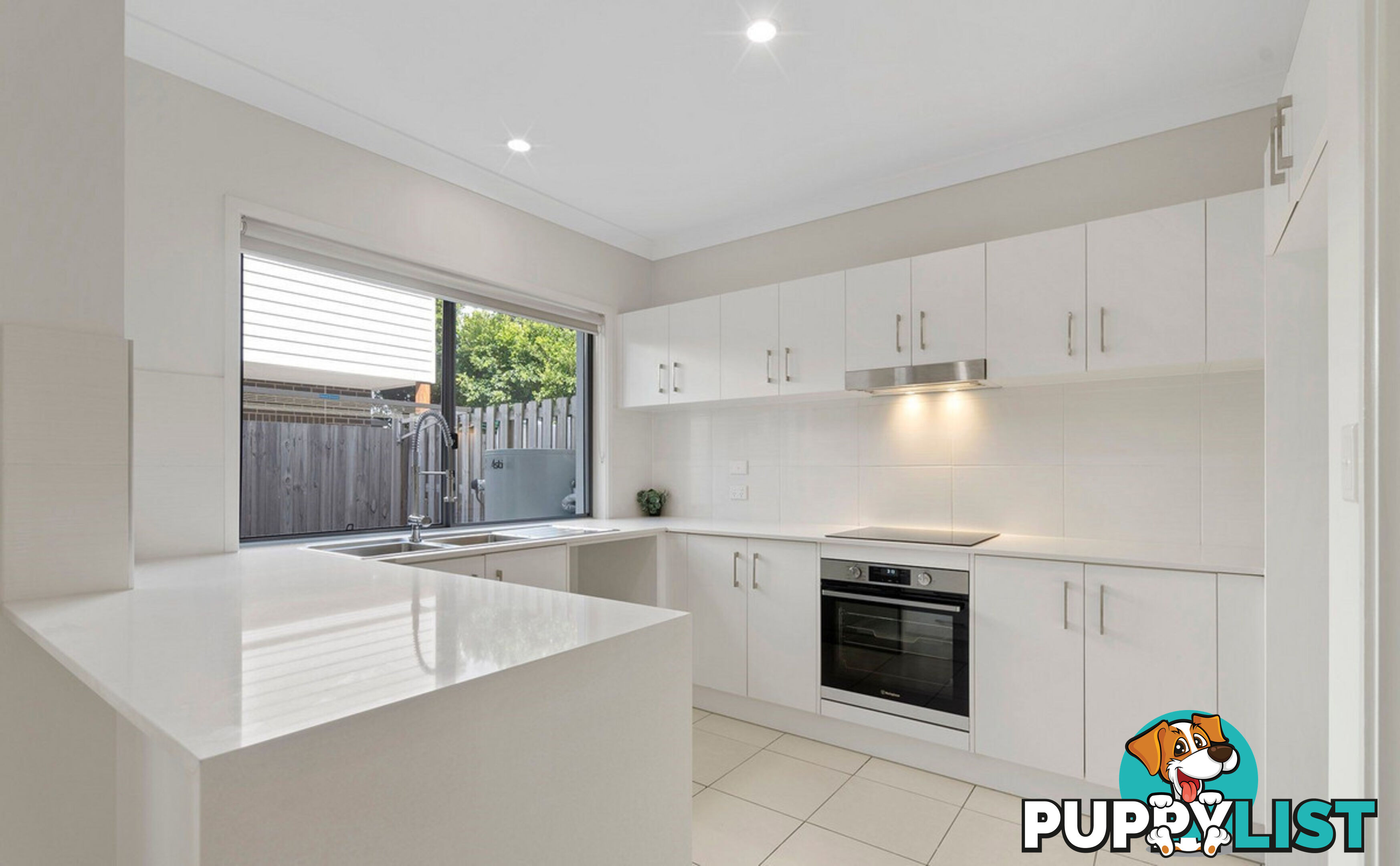 24/26 Careel Close HELENSVALE QLD 4212