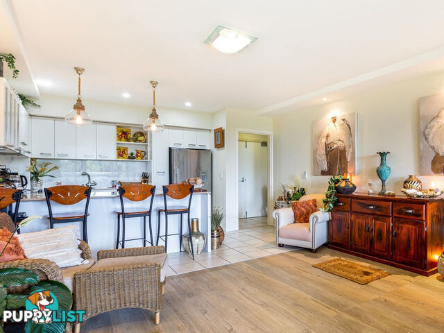 8438 Magnolia Drive HOPE ISLAND QLD 4212