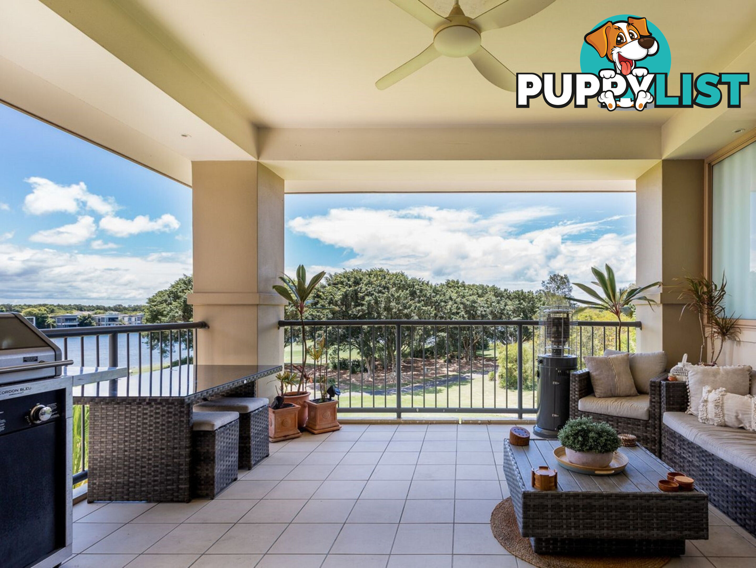 8438 Magnolia Drive HOPE ISLAND QLD 4212