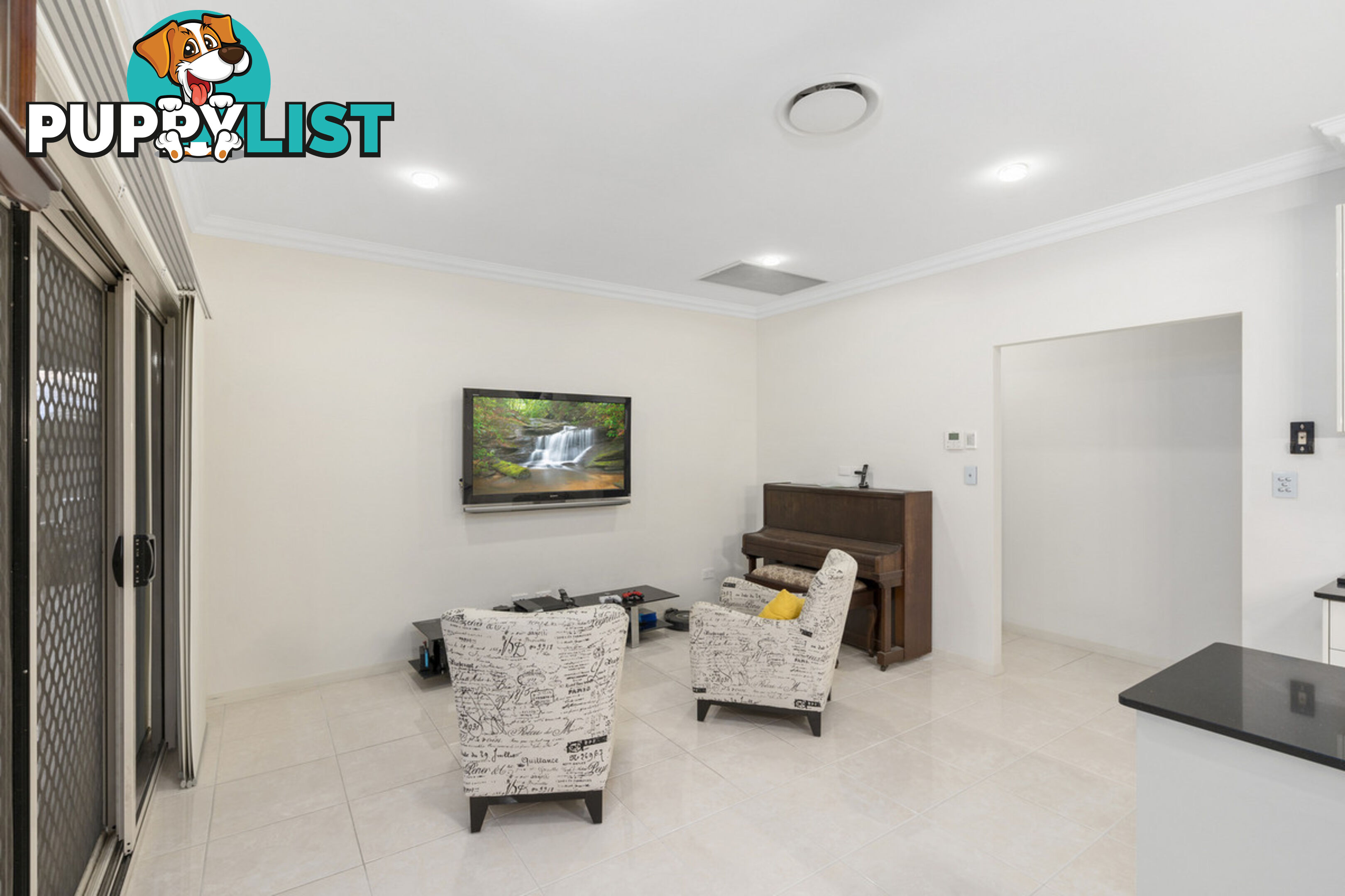 9 Flame Trees Crescent MAUDSLAND QLD 4210