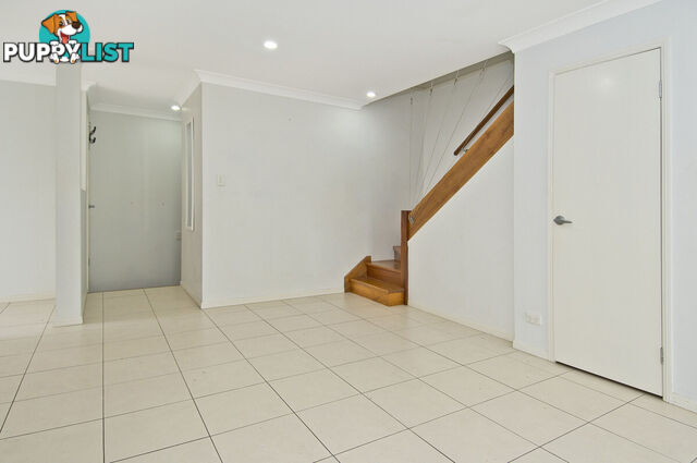2/13 Amaray Drive UPPER COOMERA QLD 4209