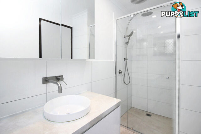 2/11 Morinda Way LABRADOR QLD 4215