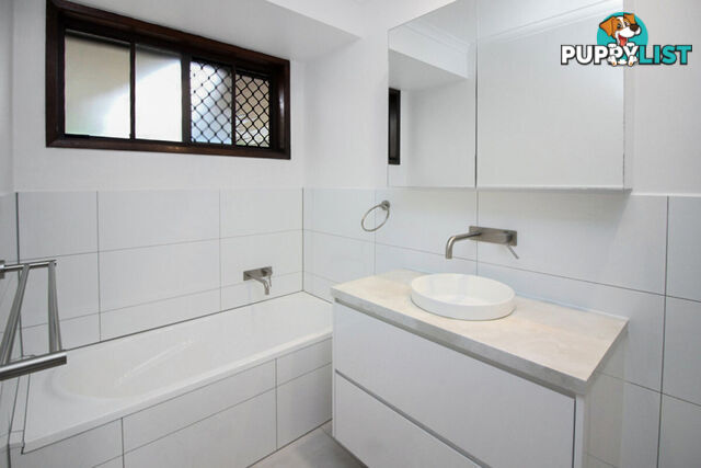 2/11 Morinda Way LABRADOR QLD 4215