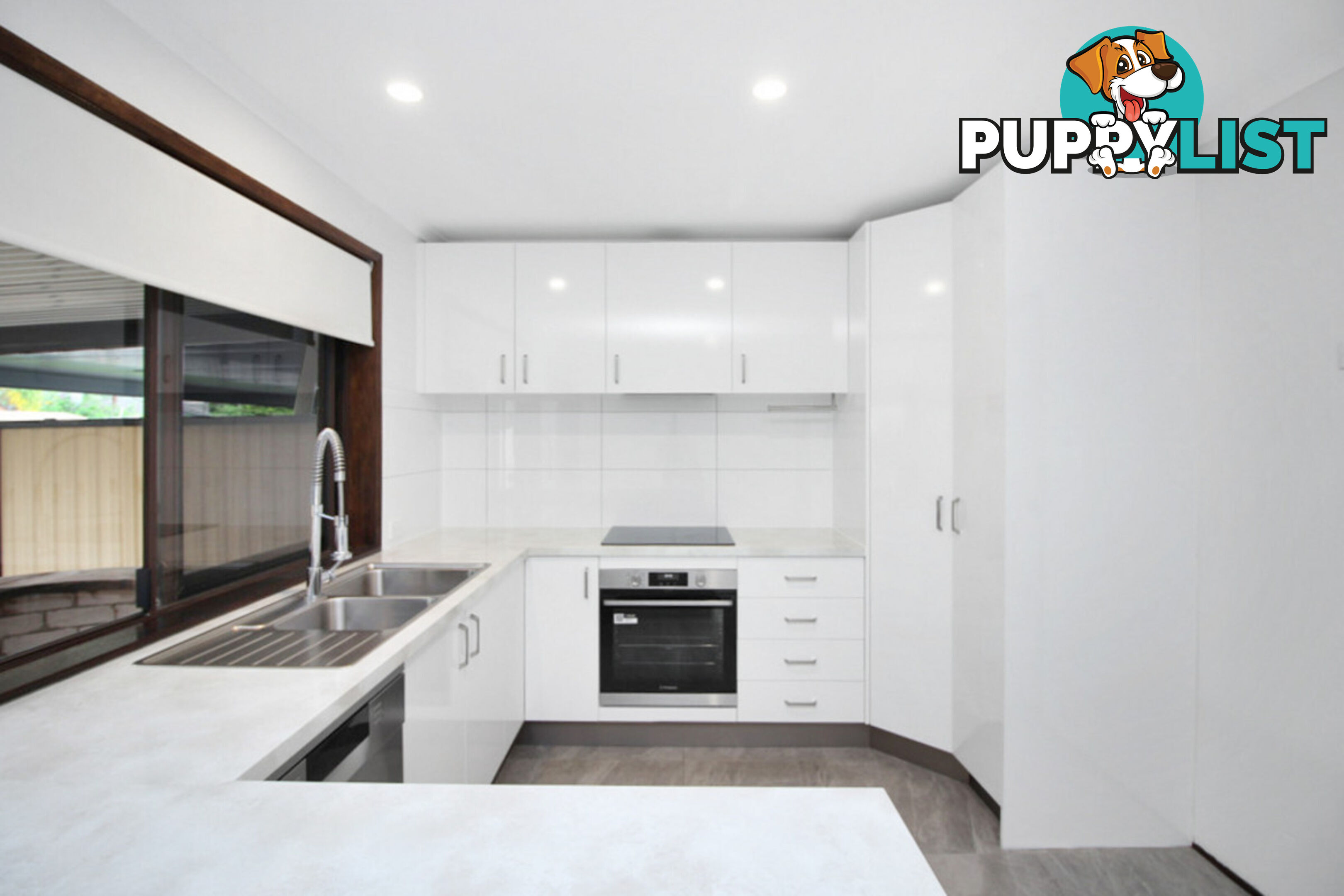 2/11 Morinda Way LABRADOR QLD 4215