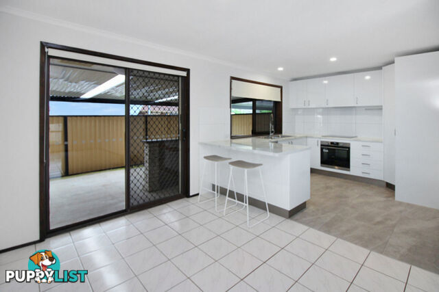 2/11 Morinda Way LABRADOR QLD 4215