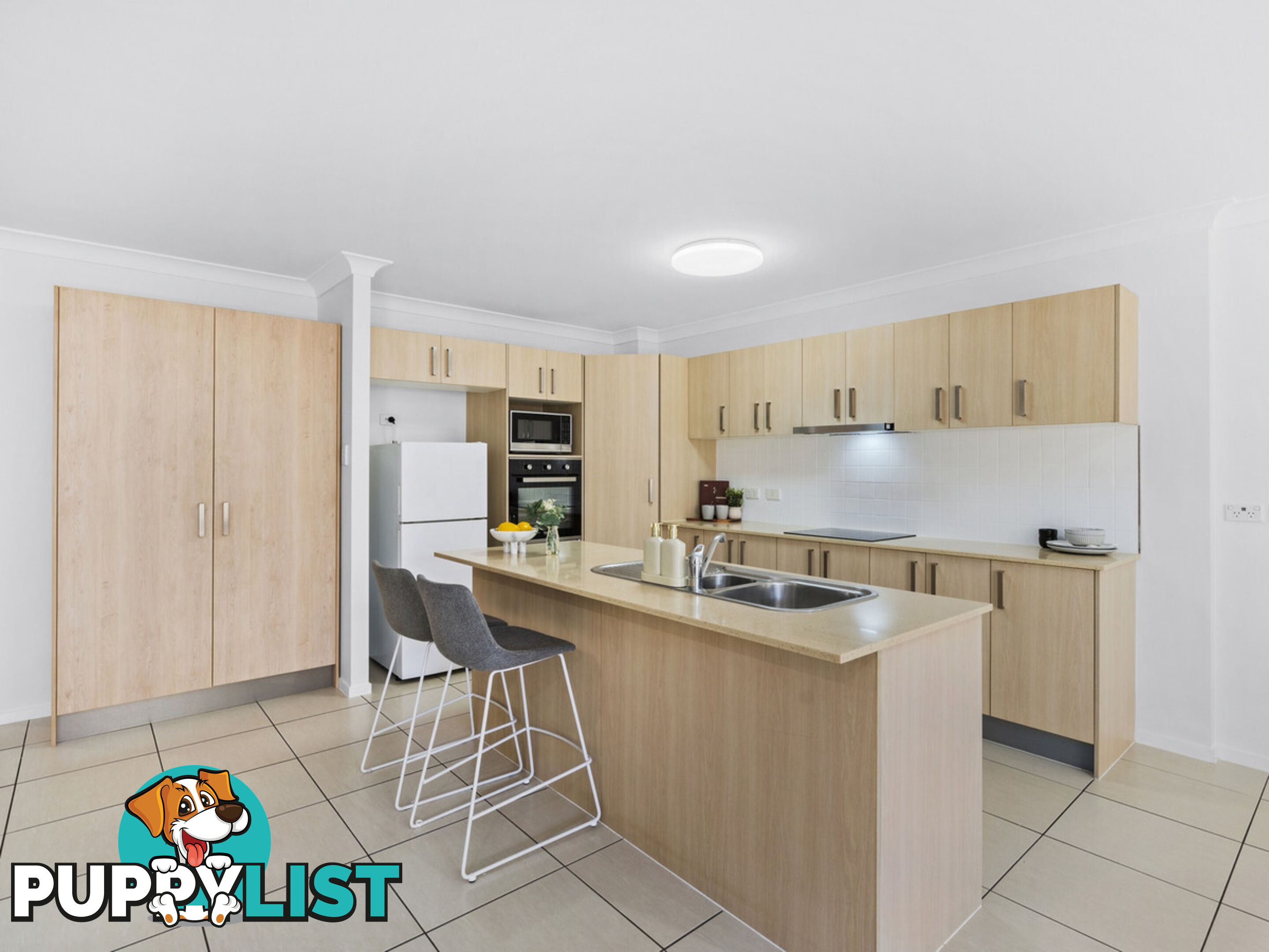 3/49 Usher Avenue LABRADOR QLD 4215