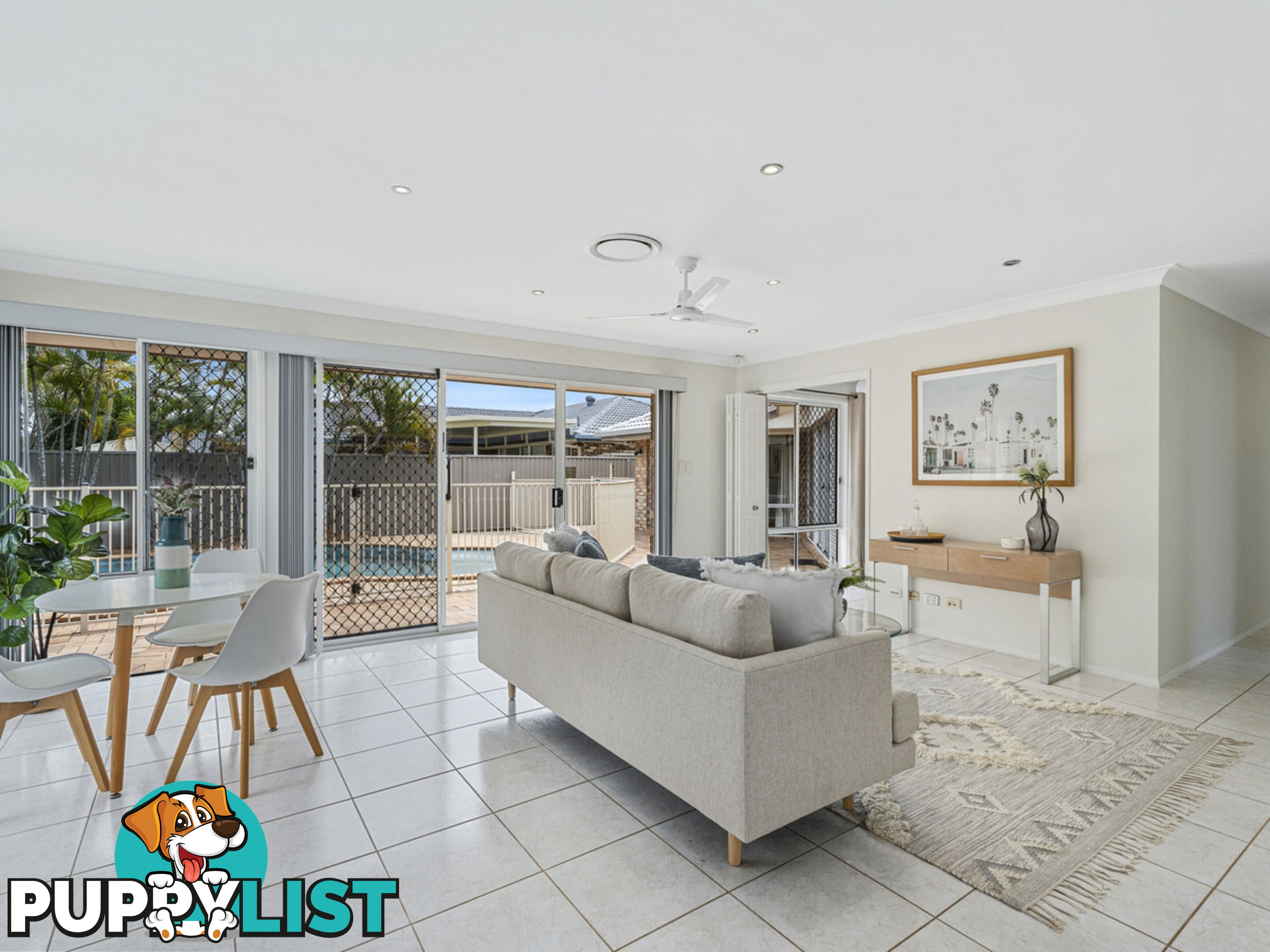 25 Lakeshore Drive HELENSVALE QLD 4212