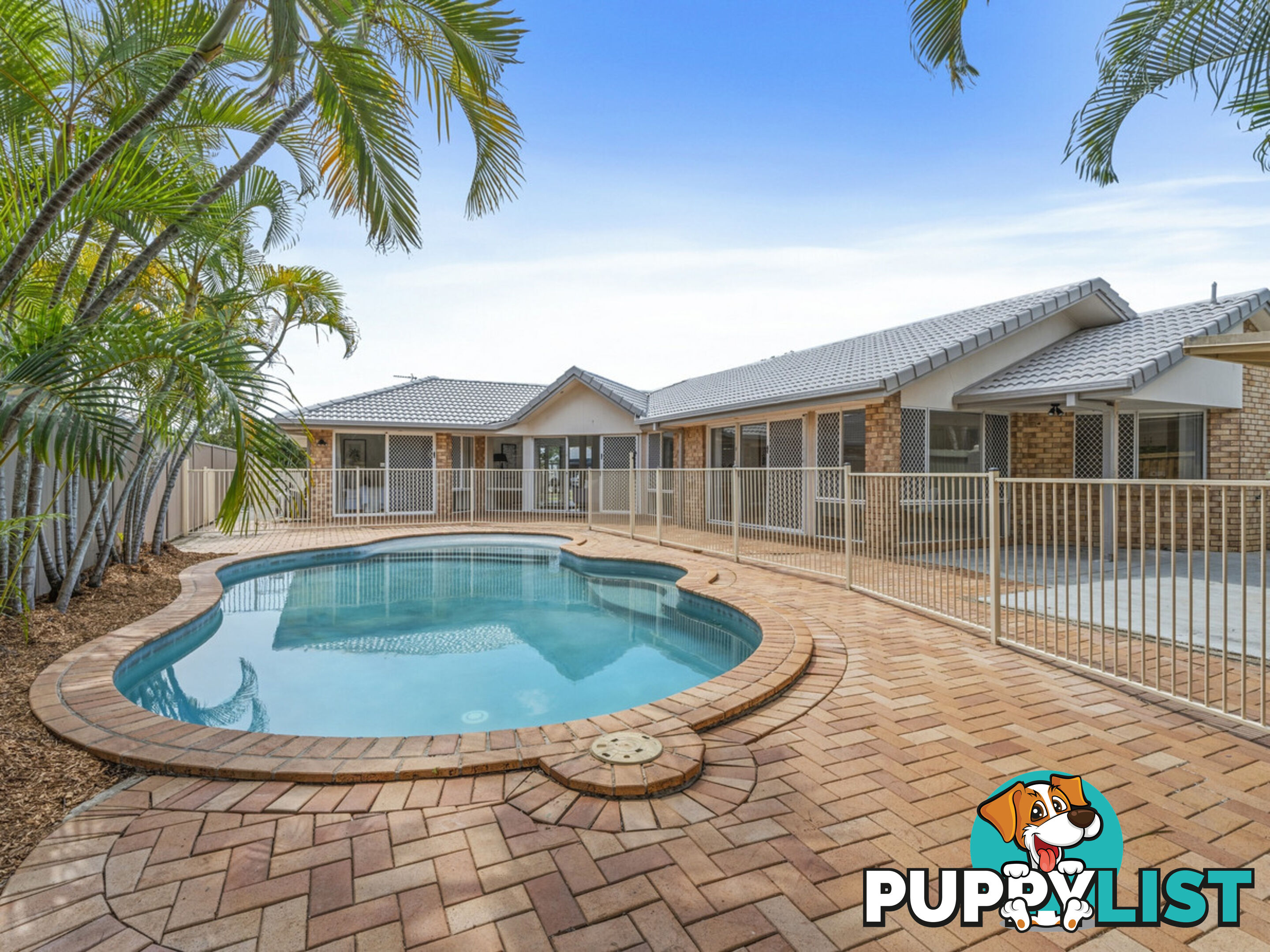 25 Lakeshore Drive HELENSVALE QLD 4212