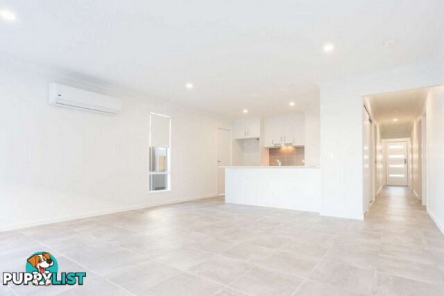 4 Park Street MAUDSLAND QLD 4210