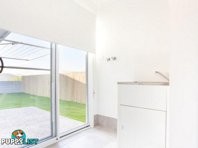 4 Park Street MAUDSLAND QLD 4210
