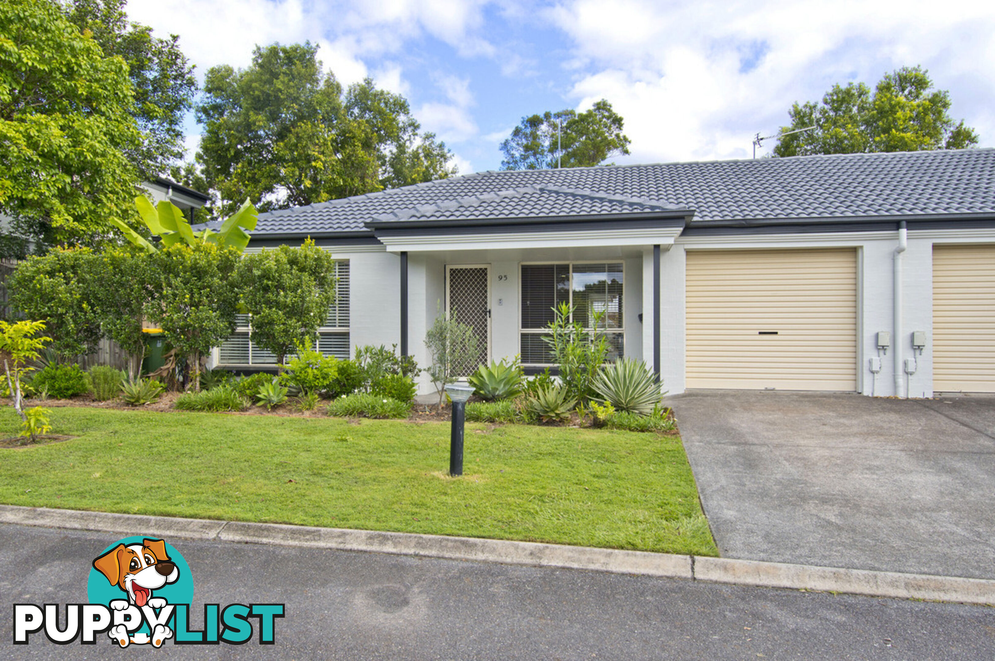 95/31 Archipelago Street PACIFIC PINES QLD 4211