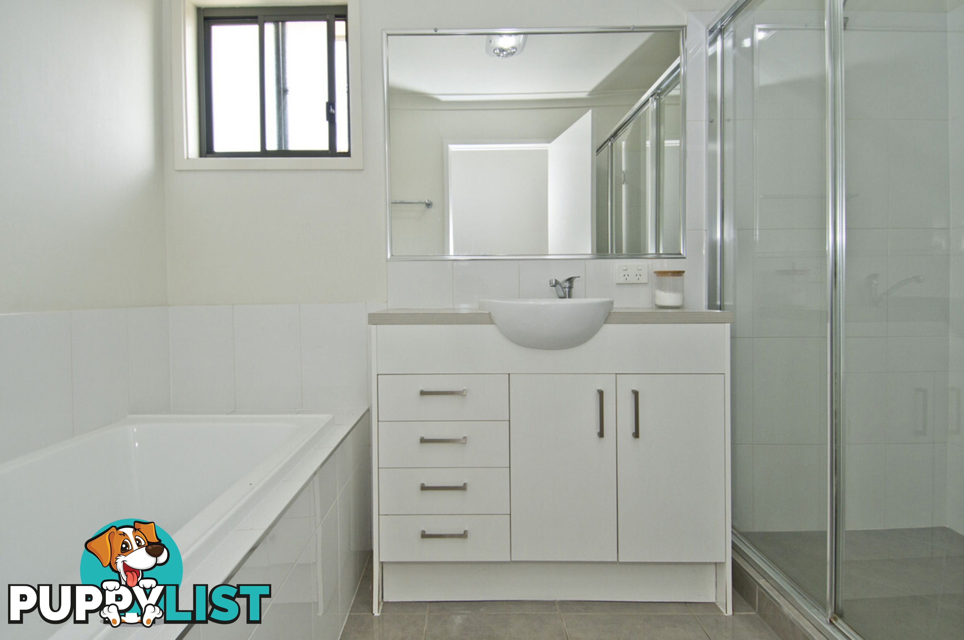 9 Pacific Place PACIFIC PINES QLD 4211
