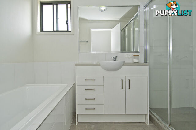 9 Pacific Place PACIFIC PINES QLD 4211