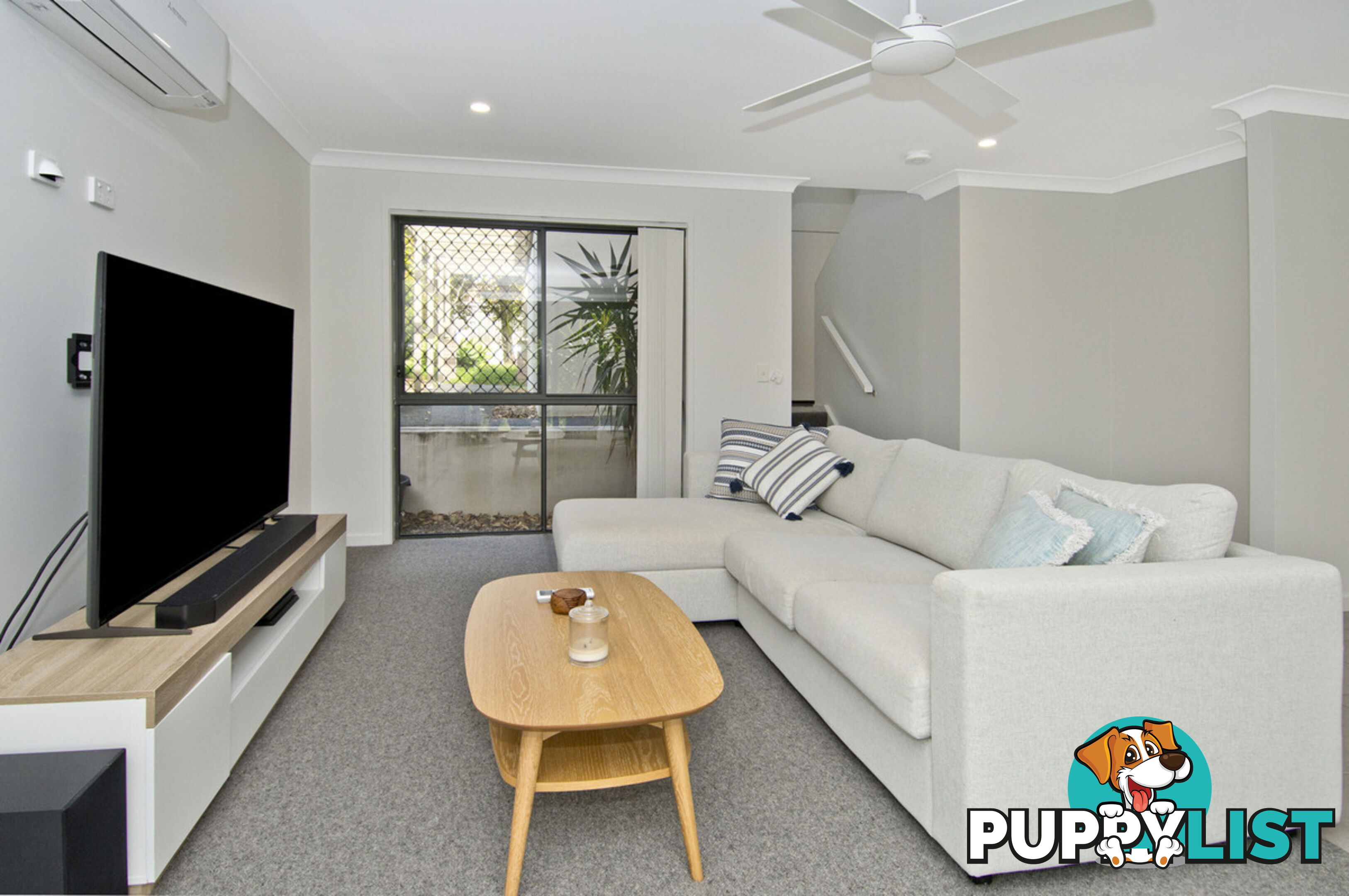 9 Pacific Place PACIFIC PINES QLD 4211