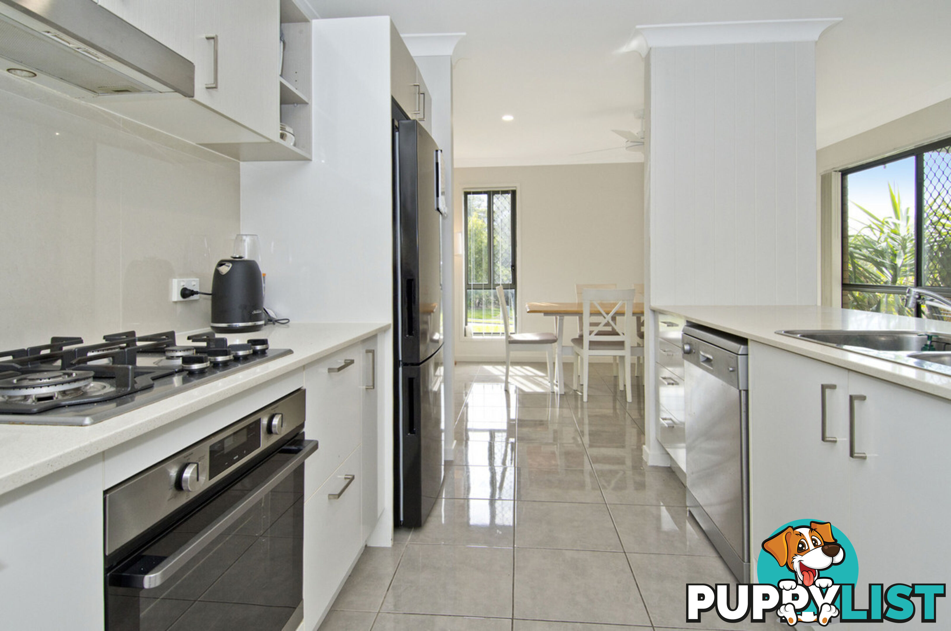 9 Pacific Place PACIFIC PINES QLD 4211