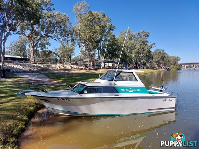 CABIN CRUISER