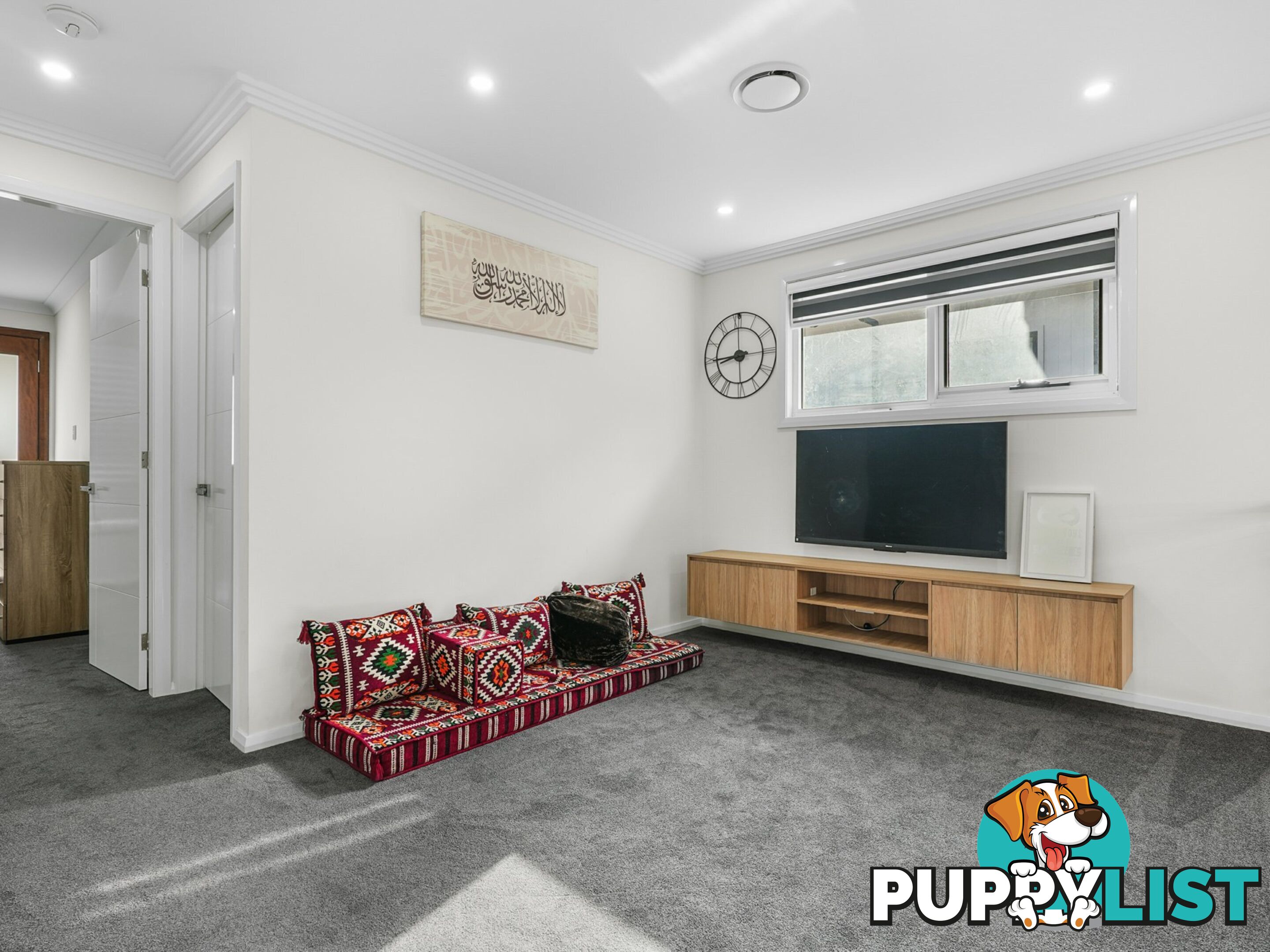 8 Chinnoks Avenue CAMPBELLTOWN NSW 2560