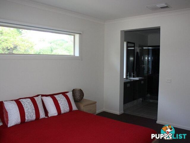 1 Paperbark Place INVERLOCH VIC 3996